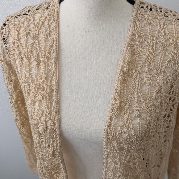 Crochet cream color cardigan sz about M - Picture 5 of 5